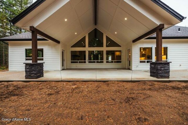 1533 W Remmick Street, Hayden, ID 83835