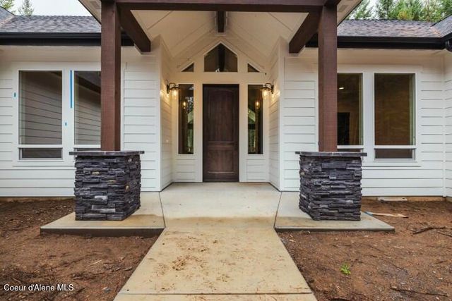 1533 W Remmick Street, Hayden, ID 83835