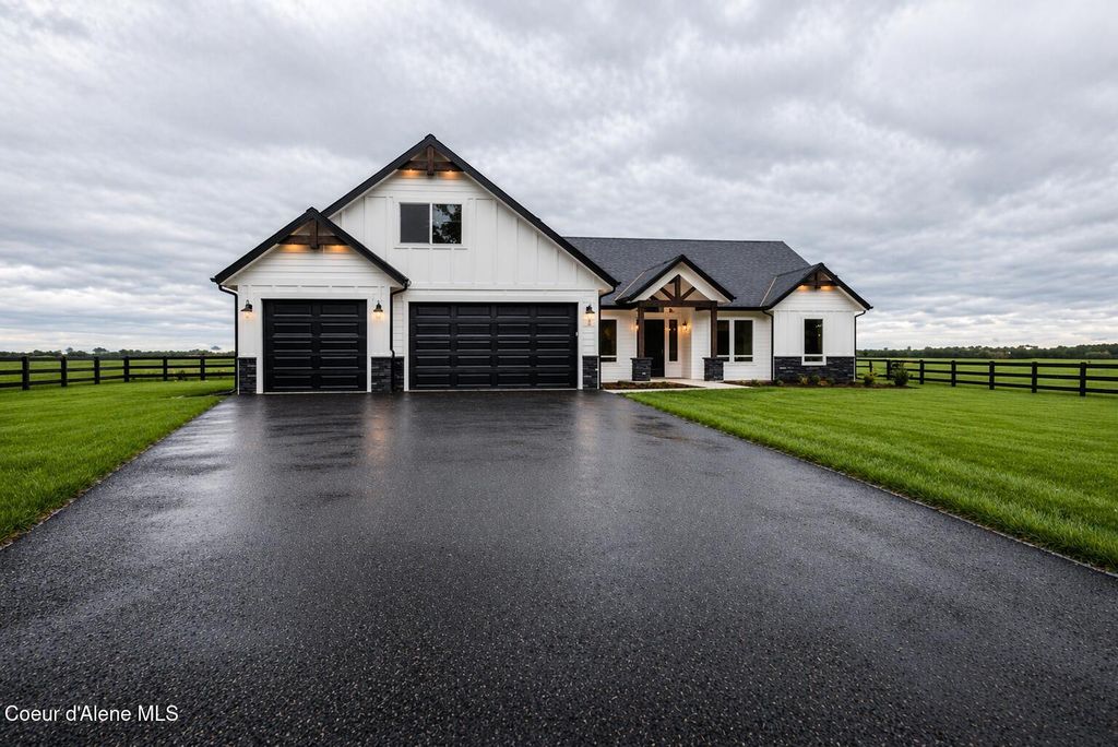1533 W Remmick Street, Hayden, ID 83835