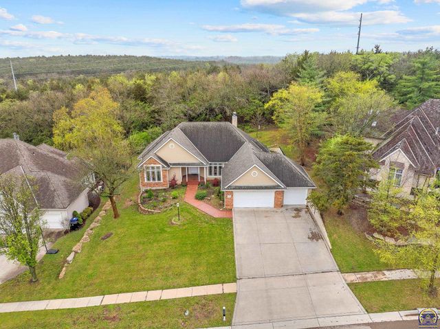 5411 SW 40th Ter, Topeka, KS 66610