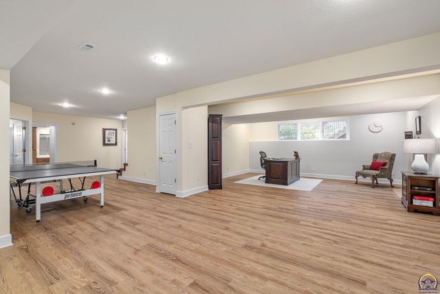 5411 SW 40th Ter, Topeka, KS 66610