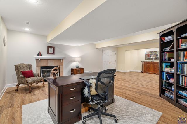 5411 SW 40th Ter, Topeka, KS 66610