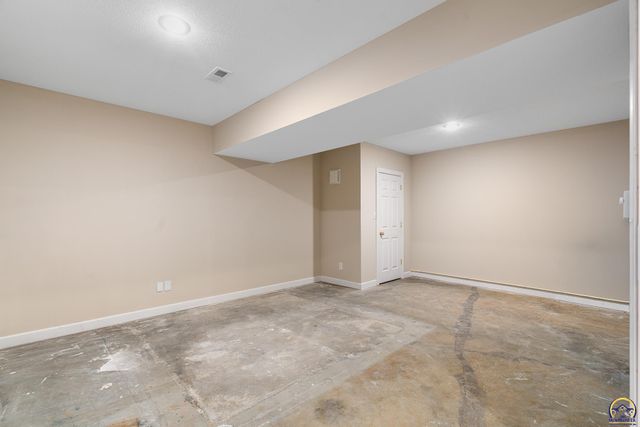 5411 SW 40th Ter, Topeka, KS 66610