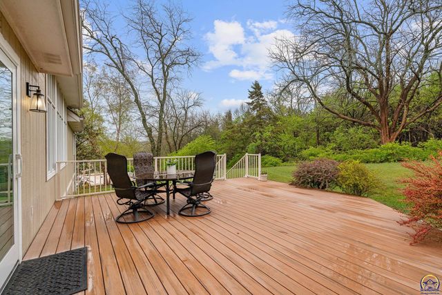 5411 SW 40th Ter, Topeka, KS 66610