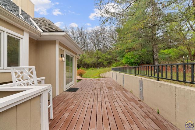 5411 SW 40th Ter, Topeka, KS 66610