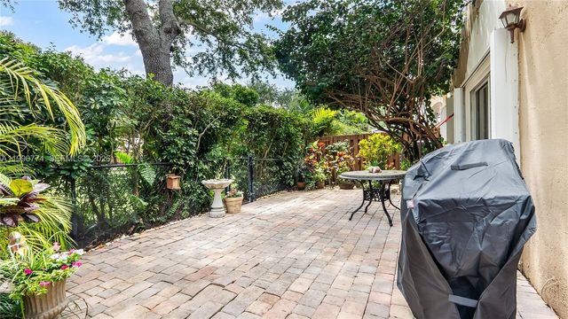 12752 SW 49th Ct, Miramar, FL 33027