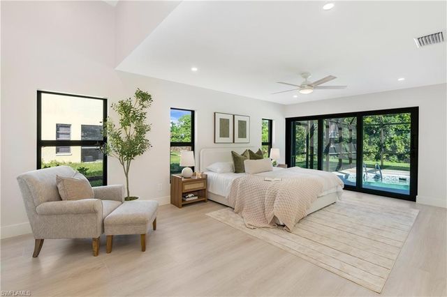 5105 Berkeley DR, Naples, FL 34112