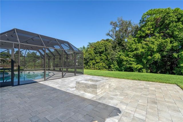 5105 Berkeley DR, Naples, FL 34112