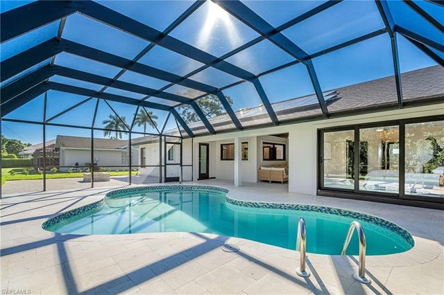 5105 Berkeley DR, Naples, FL 34112