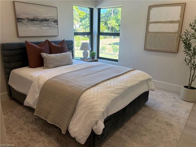 5105 Berkeley DR, Naples, FL 34112