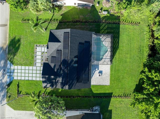 5105 Berkeley DR, Naples, FL 34112