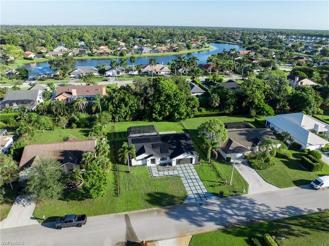 5105 Berkeley DR, Naples, FL 34112