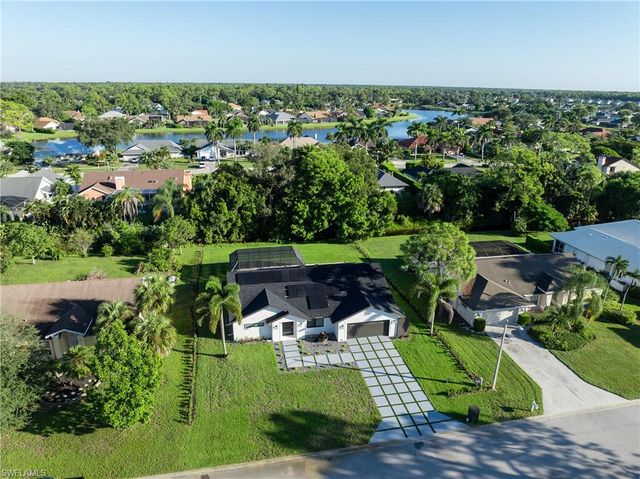 5105 Berkeley DR, Naples, FL 34112