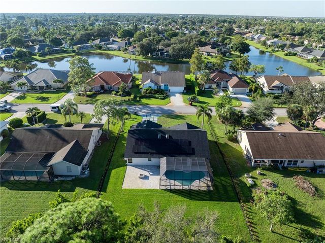 5105 Berkeley DR, Naples, FL 34112