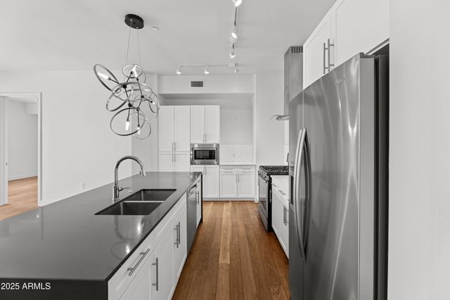 3131 N CENTRAL Avenue 3002, Phoenix, AZ 85012