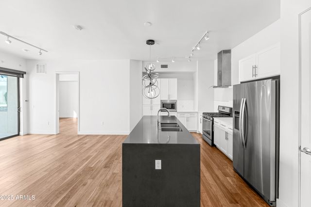 3131 N CENTRAL Avenue 3002, Phoenix, AZ 85012