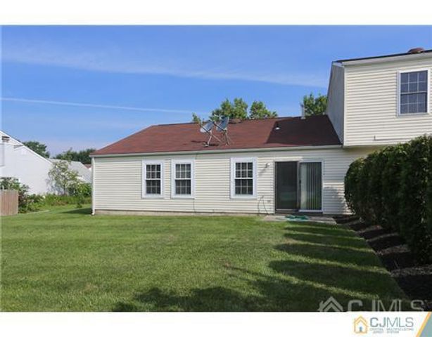 21 Woodbury Road, Edison, NJ 08820