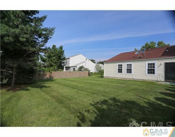 21 Woodbury Road, Edison, NJ 08820