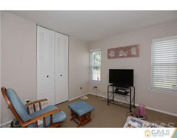 21 Woodbury Road, Edison, NJ 08820