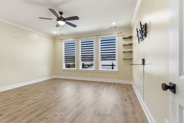 303 Casita Dr, La Vergne, TN 37086