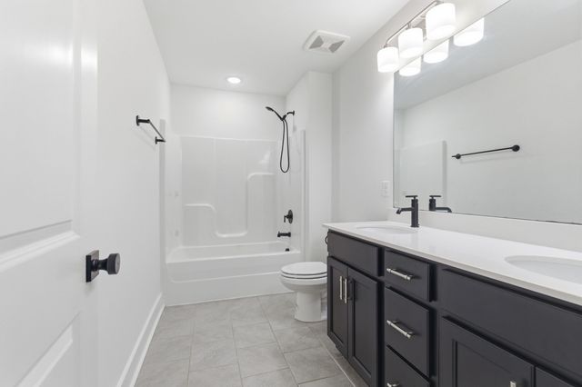 303 Casita Dr, La Vergne, TN 37086