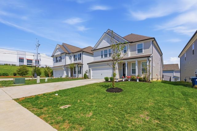 303 Casita Dr, La Vergne, TN 37086