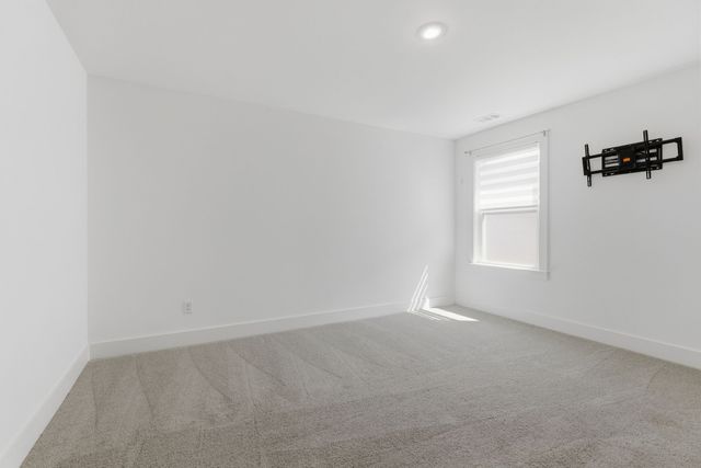 303 Casita Dr, La Vergne, TN 37086