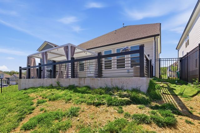 303 Casita Dr, La Vergne, TN 37086