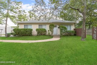 180 Tudor Court, Lakewood, NJ 08701