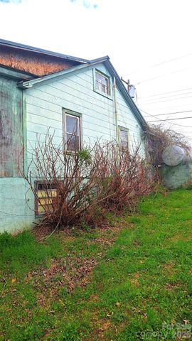 214 Sunset Street NW, Lenoir, NC 28645