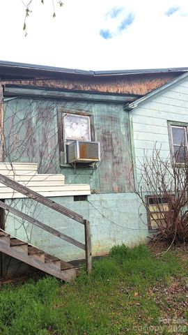 214 Sunset Street NW, Lenoir, NC 28645