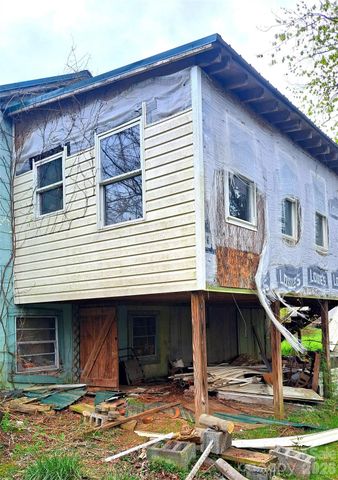214 Sunset Street NW, Lenoir, NC 28645