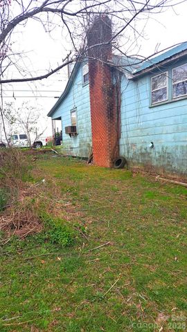 214 Sunset Street NW, Lenoir, NC 28645