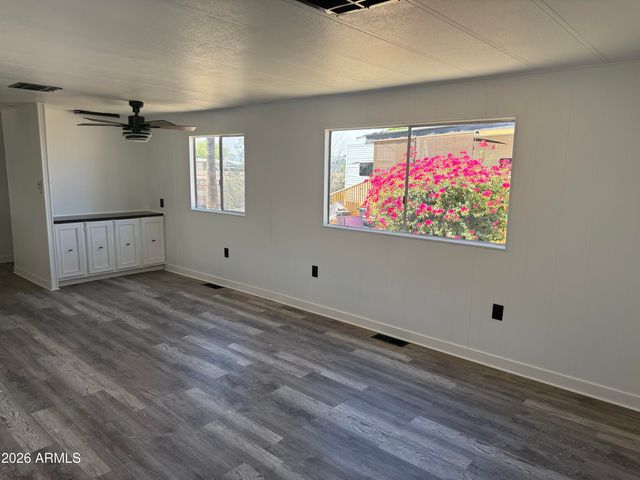 11411 N 91ST Avenue 215, Peoria, AZ 85345