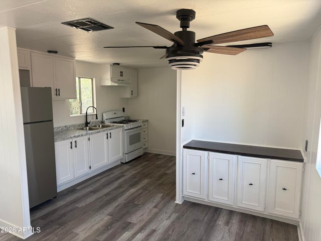 11411 N 91ST Avenue 215, Peoria, AZ 85345