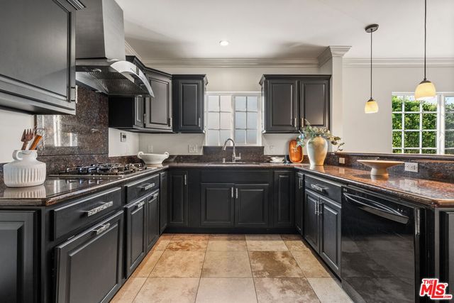 3745 Veteran Avenue, Los Angeles, CA 90034