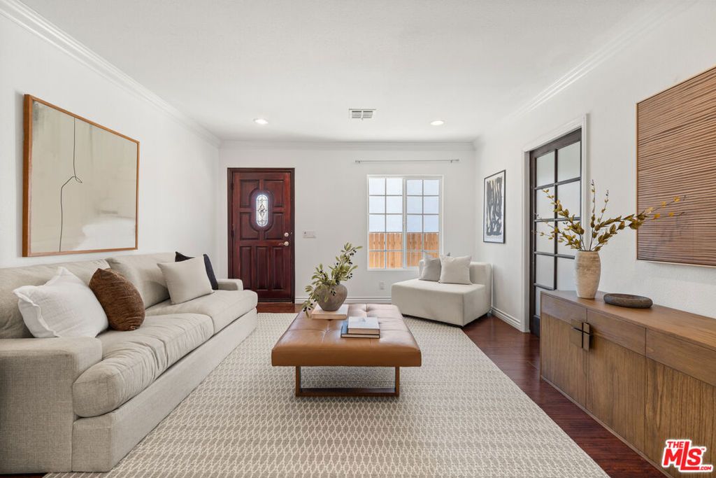 Image 2 of property listing at 3745 Veteran Avenue, Los Angeles, CA 90034