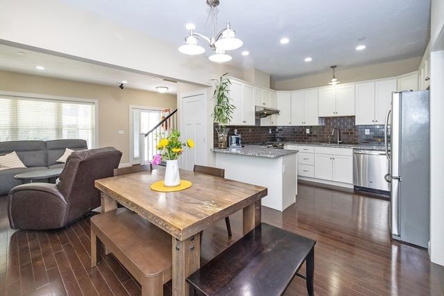 1 Sandpiper Grn, Weymouth, MA 02190