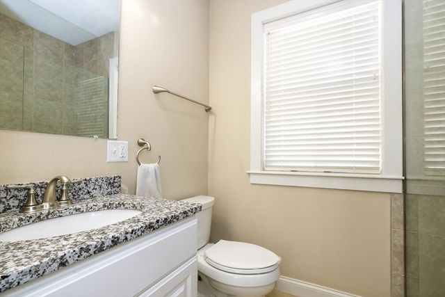 1 Sandpiper Grn, Weymouth, MA 02190