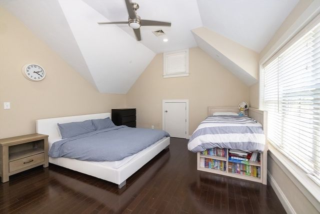 1 Sandpiper Grn, Weymouth, MA 02190