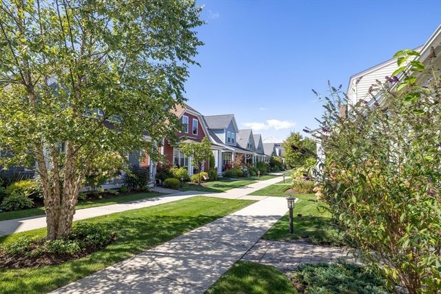 1 Sandpiper Grn, Weymouth, MA 02190