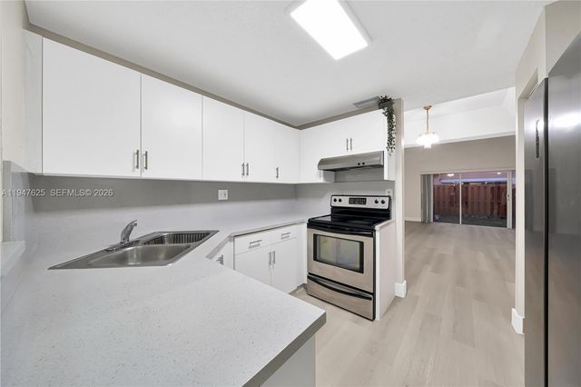 14325 SW 57th Ln 6-6, Miami, FL 33183