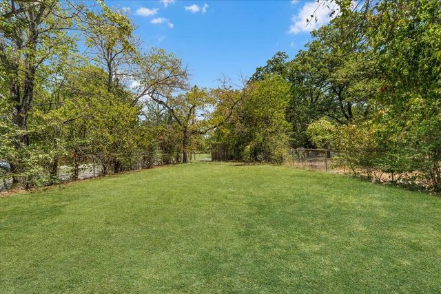 5101 Miller Avenue, Fort Worth, TX 76119