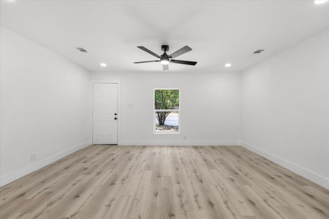 5101 Miller Avenue, Fort Worth, TX 76119