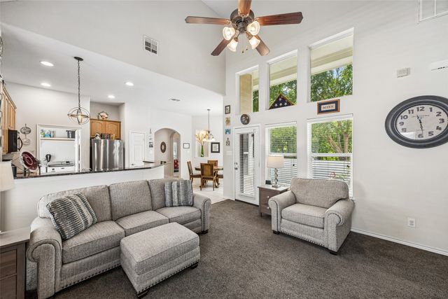 901 Wenk Drive, Aubrey, TX 76227