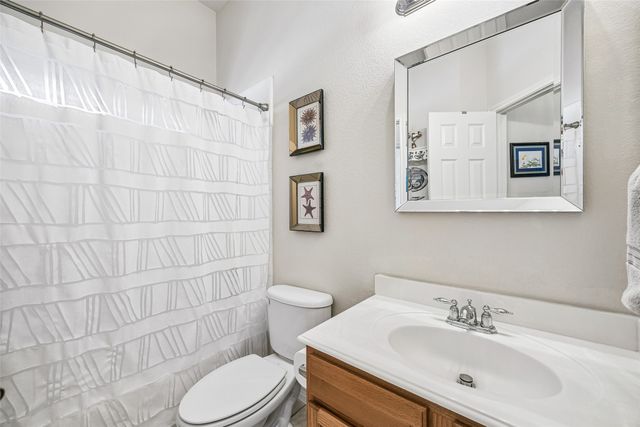 901 Wenk Drive, Aubrey, TX 76227
