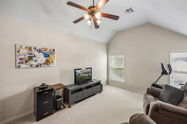 901 Wenk Drive, Aubrey, TX 76227
