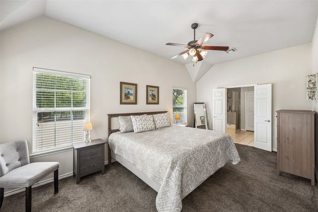 901 Wenk Drive, Aubrey, TX 76227