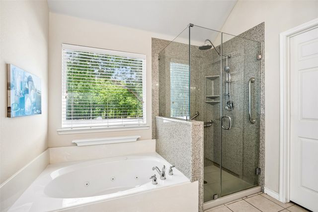 901 Wenk Drive, Aubrey, TX 76227