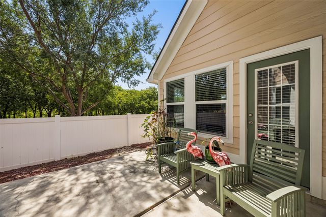 901 Wenk Drive, Aubrey, TX 76227